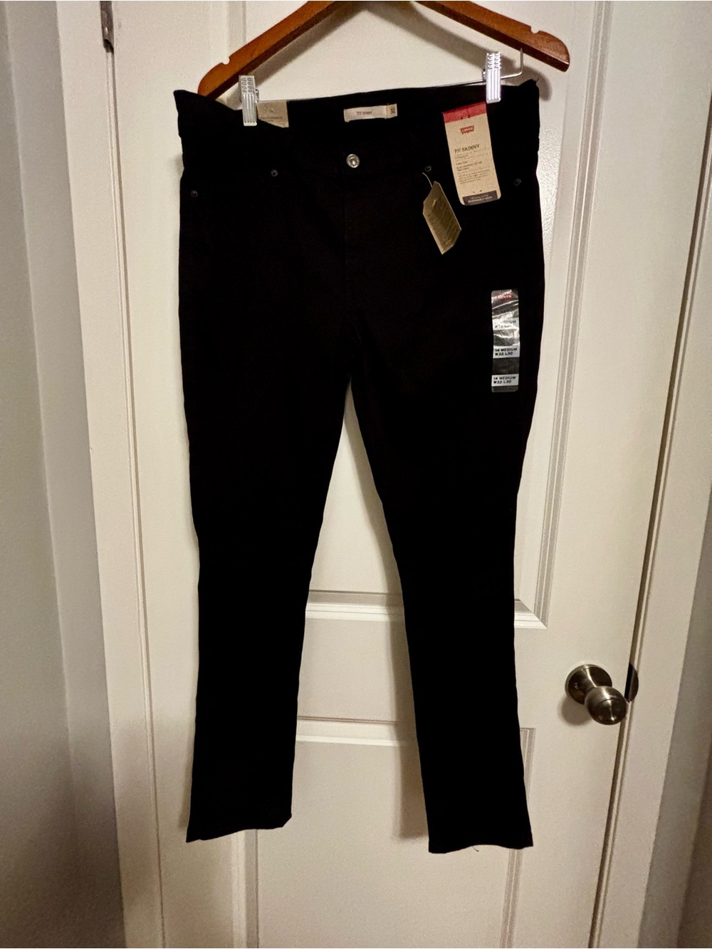 Levi’s 711 Women's skinny Jeans